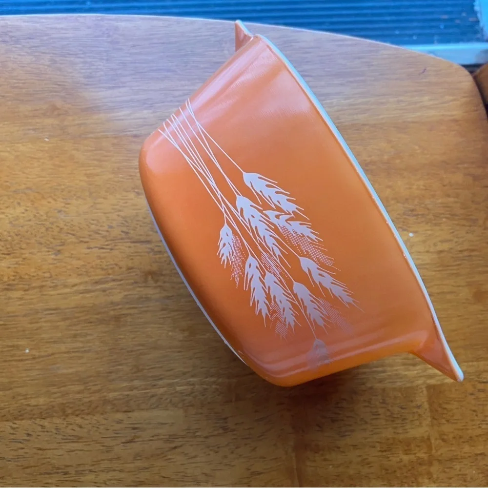 Pyrex Orange Wheat Design Mixing Bowl